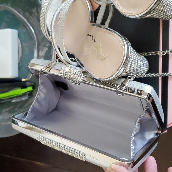 EUC Nina Sanchia shoes and matching purse. Used once for a wedding last weekend - Picture 8 of 8